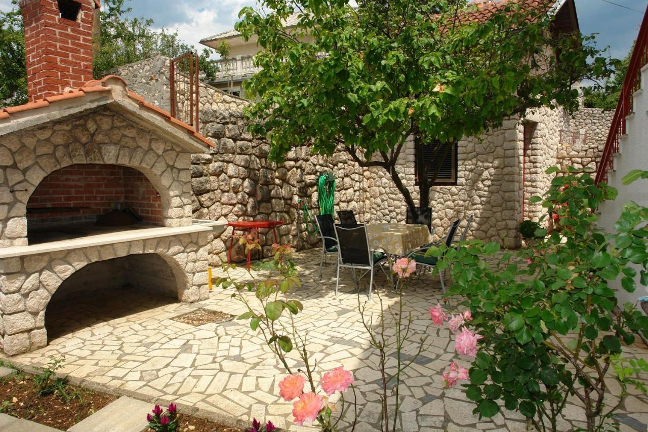Apartments Nikolina نوفي فينودولسكي المظهر الخارجي الصورة